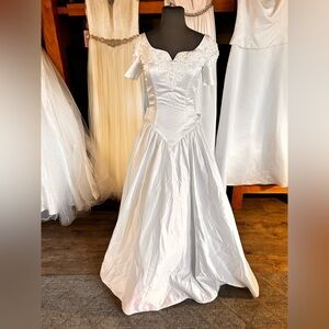 Off-Shoulder White Satin Bridal Gown with Lace Bodice
